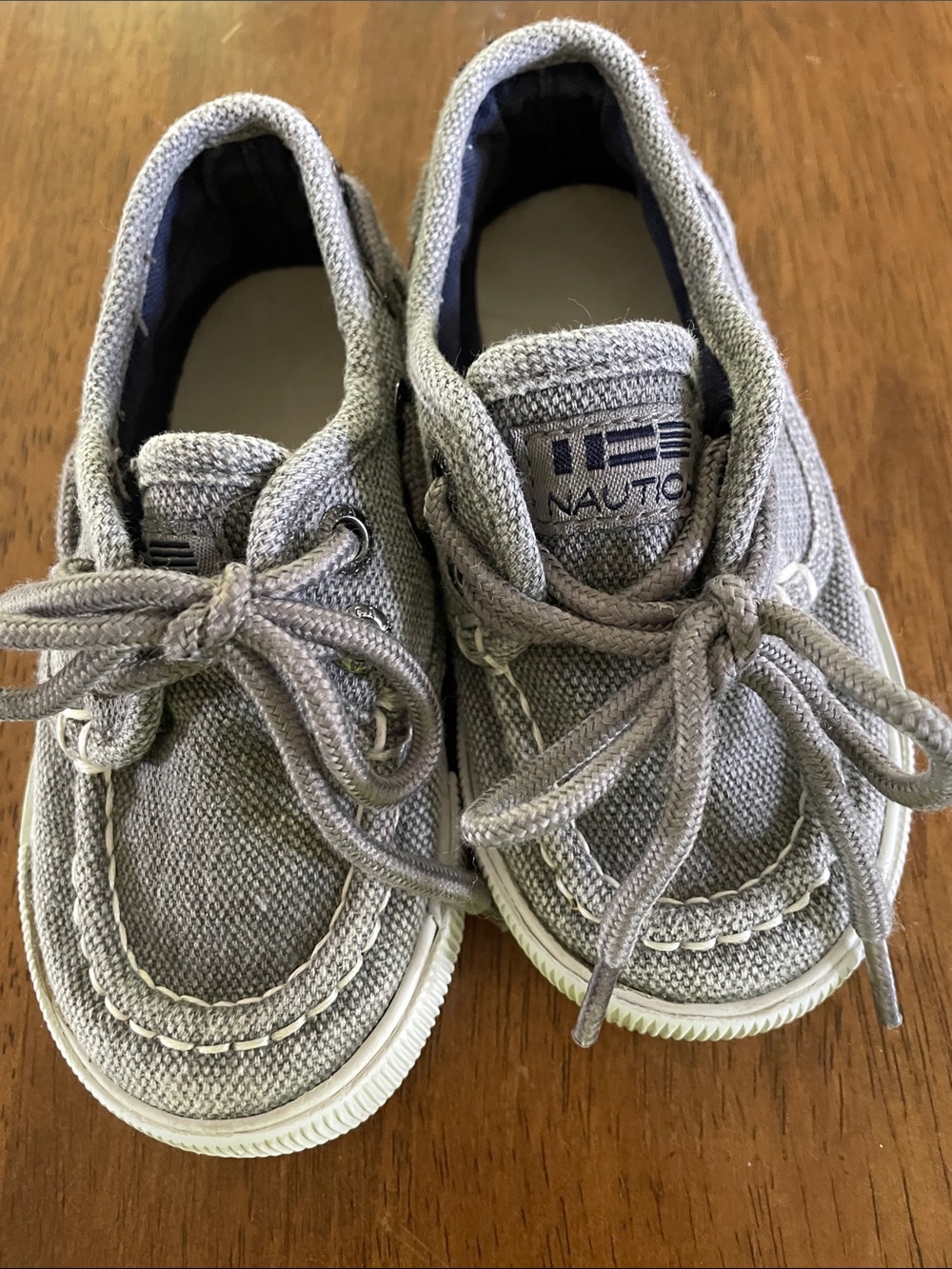 Nautica Kids Light Gray Canvas Boat Shoes size 6 SPINNAKER